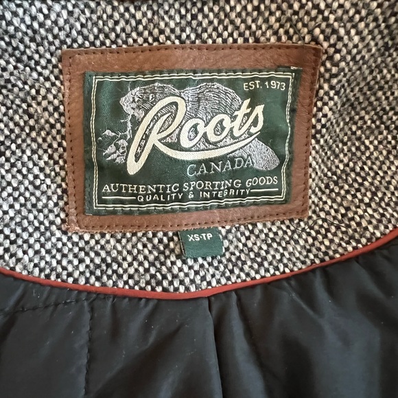 Roots Shelby Tweed Heather Gray Duffle Coat - Picture 7 of 9